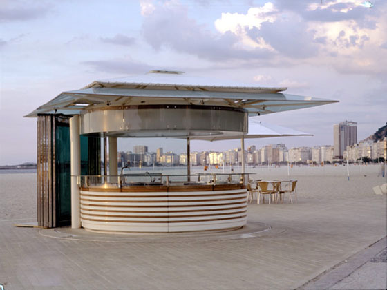 Rio Orla / Beachhouse on Coppocabana Beach
