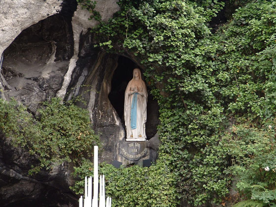 Vierge de Lourdes