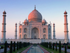 Taj Mahal, one of the Seven World Wonders / Sept Merveilles du Monde