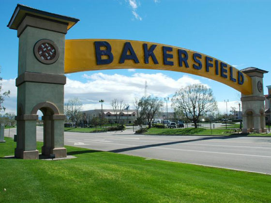 the famous Bakersfield sign