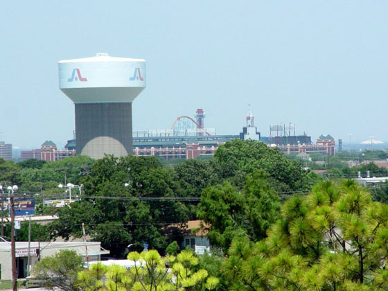 Arlington Texas, Six Flags Amusement Park